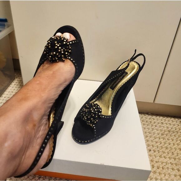 NEW Beverly Feldman Black Suede w/ Gold Studs Peep Toe Slingback Pumps sz.8 $275 - Picture 9 of 11